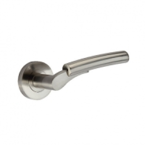 Wickes  Wickes Siena Round Rose Door Handle - Chrome & Satin Nickel 