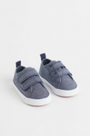Canvas trainers £7.00