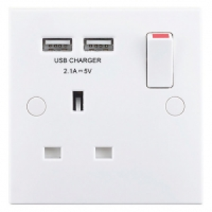 Wickes 13 Amp Single Switched Socket with 2 x USB Ports - Wh £9.00