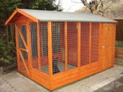 Shire Timber Apex Dog Kennel & Sheltered Run Honey Brown - 7
