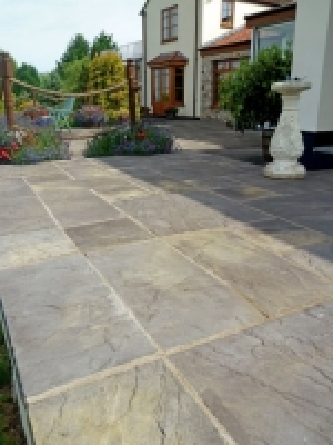 Wickes  Marshalls Heritage Riven Old Yorkstone Paving Slab 600 x 600