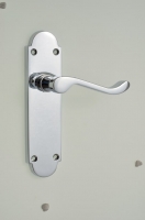 Wickes  Wickes Vancouver Victorian Shaped Latch Door Handle - Chrome