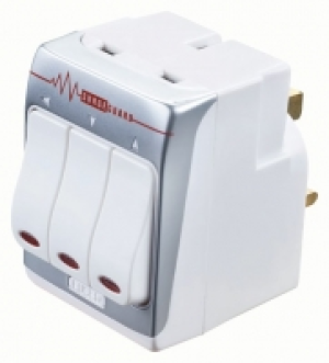 Masterplug 3 Gang Surge Protected Socket Adaptor - White 13A