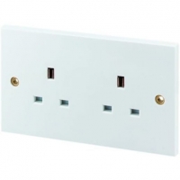 Wickes  Wickes 13 Amp Double Unswitched Plug Socket - White