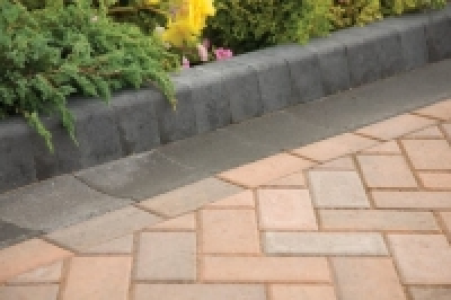 Wickes  Marshalls Keykerb Half Battered Radial - Charcoal 100 x 127 