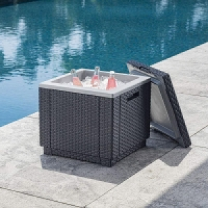 Keter - California Square Ice Cube Cooler / Storage Box - Gr £9.99