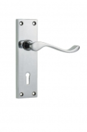 Wickes  Wickes Monaco Victorian Scroll Locking Door Handle - Chrome 