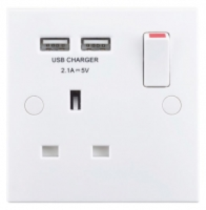 Wickes 13 Amp Single Switched Socket with 2 x USB Ports - Wh