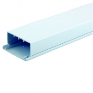Wickes Maxi Trunking - White 100 x 50mm x 2m Pack of 4