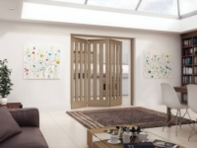Jeld-Wen York Fully Glazed Oak 3 Lite Internal Bi-Fold 3 Doo