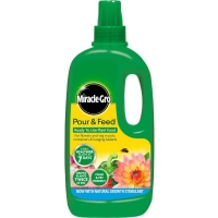 Homebase Miracle Gro Pour & Feed Miracle-Gro Pour & Feed Ready To Use Plant Food - 1L