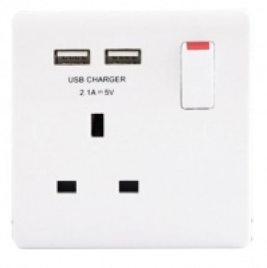 Wickes  Wickes Slimline Single Switched Socket with 2 x USB Ports - 