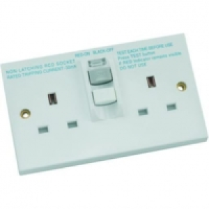 Wickes  Wickes 13 Amp Twin RCD Socket - White