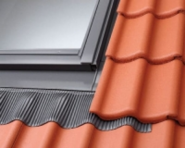 Wickes  VELUX EDJ Recessed Tile Roof Window Flashing - 780 x 550mm