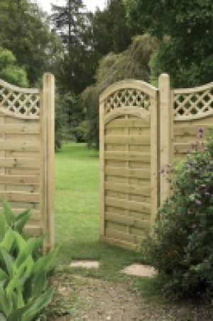 Wickes  Forest Garden Europa Prague Gate - 900 x 1200mm