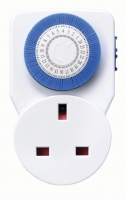 Wickes  Masterplug White Compact Mechanical Timer Socket with Manual