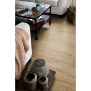 EGGER HOME Brown Loja Oak 8mm Laminate Flooring £28.66