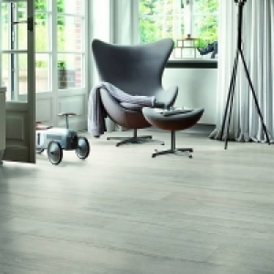 EGGER HOME Grey Elva Oak 10mm Laminate Flooring £38.50