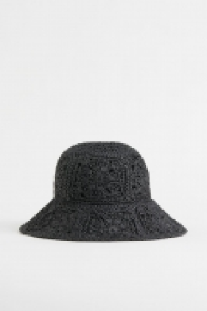 Straw hat £10.00