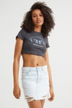 Cropped top £7.00