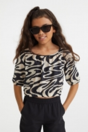 Puff-sleeved top £5.00