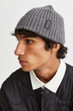 Rib-knit hat £4.00