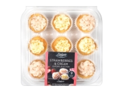 Lidl  Deluxe Strawberry < Cream Mini Cupcakes
