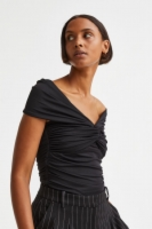 Off-the-shoulder top £14.00