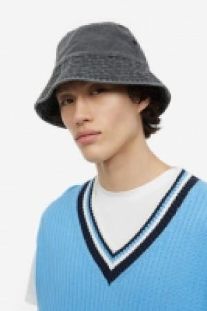 Cotton bucket hat £7.00