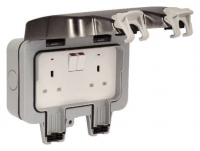 Wickes  Masterplug IP66 13A Twin Exterior Switched Socket - Grey