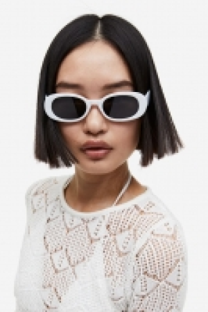 Oval sunglasses £3.00