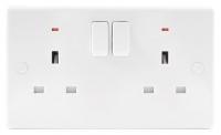 Wickes  Wickes 13 Amp Slimline Twin Switched Neon Socket - White