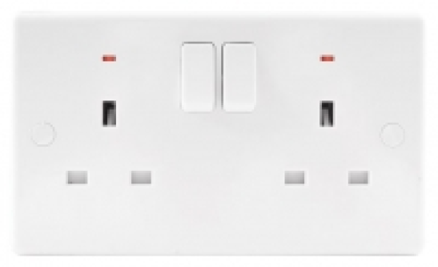 Wickes  Wickes 13 Amp Slimline Twin Switched Neon Socket - White