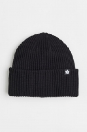 Knitted hat £6.00