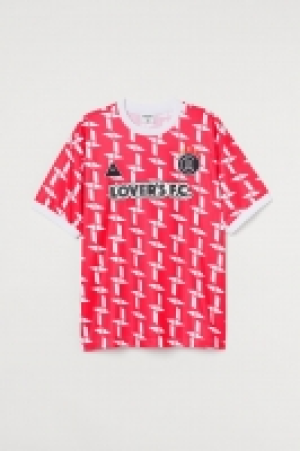 Short-sleeved football shirt £15.00