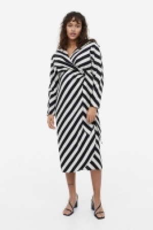 HM  MAMA Wrap dress