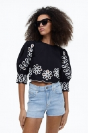 HM  Slim Regular Denim shorts