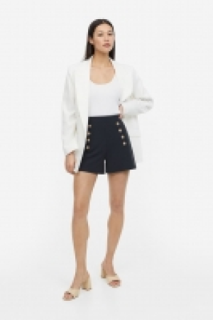 HM  Button-front shorts