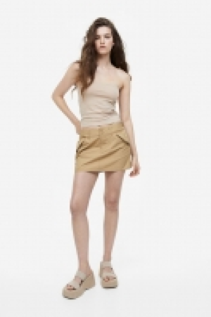 HM  Low-waisted utility skirt