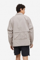 HM  Water-repellent shirt with detachable sleeves