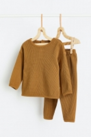 HM  2-piece waffled set