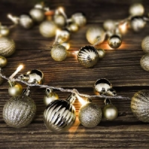 Homebase  Gold Bauble Chiasmas String Light (Battery Operated)