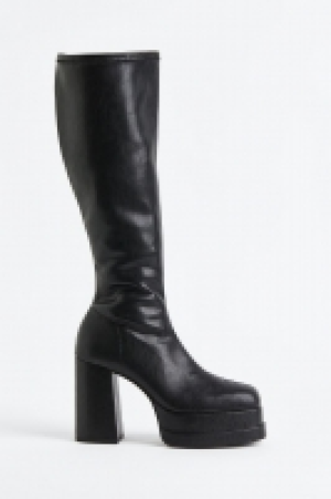 HM  Knee-high platform boots