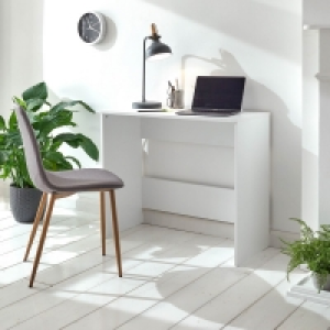 Piro Desk White £40.00