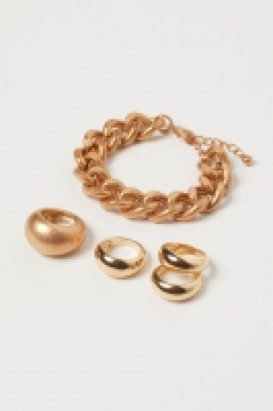 Bracelet and rings £11.00