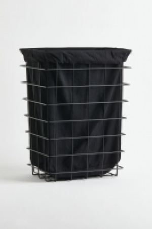 HM  Wire laundry basket