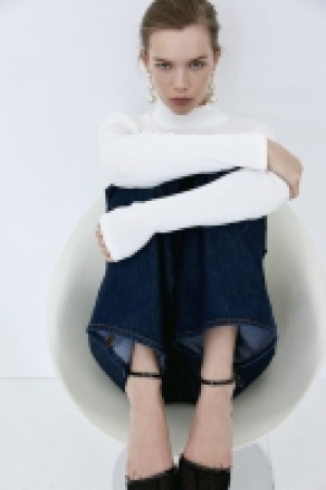 HM  Ribbed polo-neck top