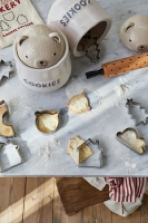 Cookie cutters &pound;4.00