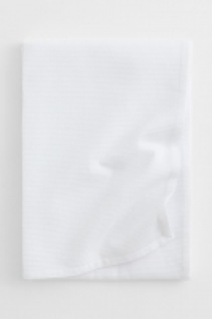 HM  Waffled bedspread