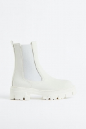 Chunky Chelsea boots £14.00